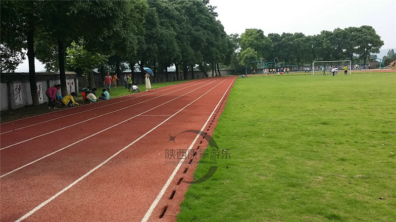<b>公路人行道復合型塑膠跑道</b>