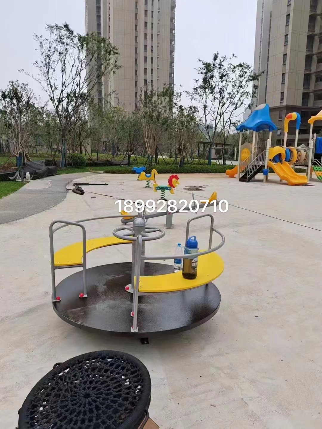 戶(hù)外設(shè)施