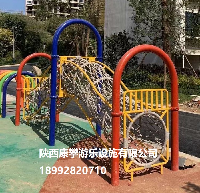 戶外攀爬設備