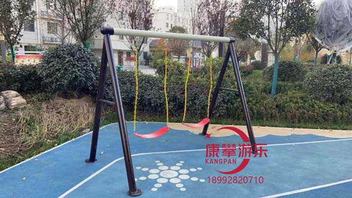 兒童秋千設施