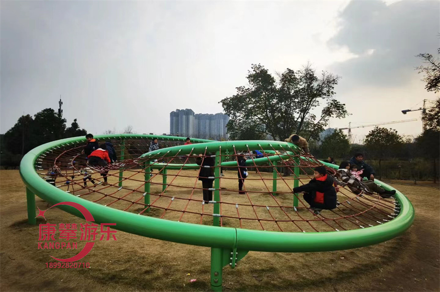 大型戶外爬網(wǎng)