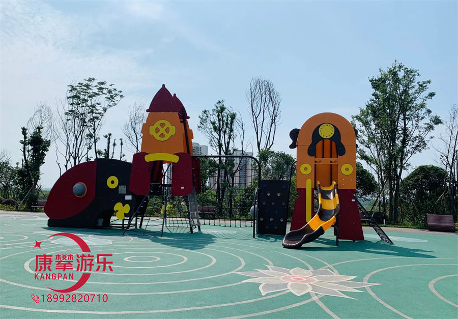 木質(zhì)滑梯